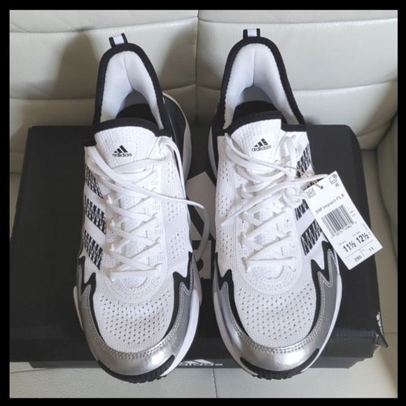 Adidas Shoes Men 11.5-Women 12.5 - Picture 5 of 7